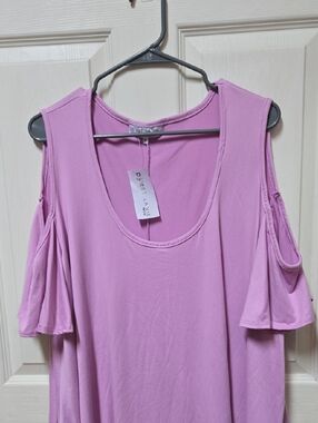 Cold-Shoulder Scoop Neck Top in Light Lilac by